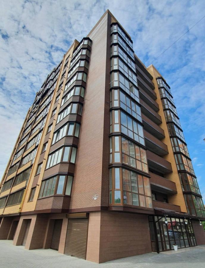 2К Шикарний Люкс! Apartamento Khmelʼnytsʼkyy Exterior foto