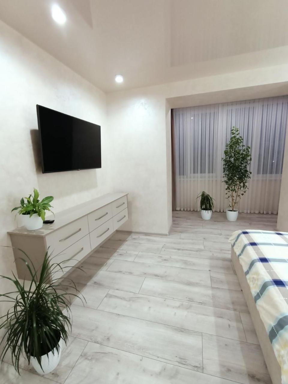2К Шикарний Люкс! Apartamento Khmelʼnytsʼkyy Exterior foto
