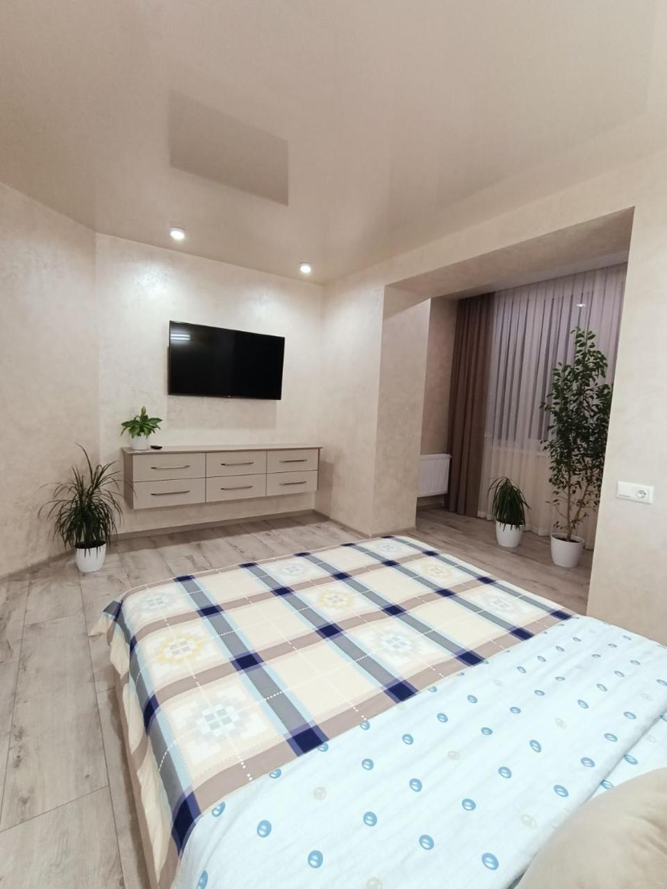 2К Шикарний Люкс! Apartamento Khmelʼnytsʼkyy Exterior foto
